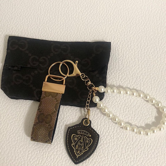 Upcycled Gucci Keychain with dustbag - Picture 1 of 9